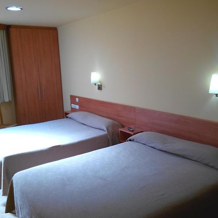 Hostal Sant Sadurni Sant Sadurní dʼAnoia Zewnętrze zdjęcie