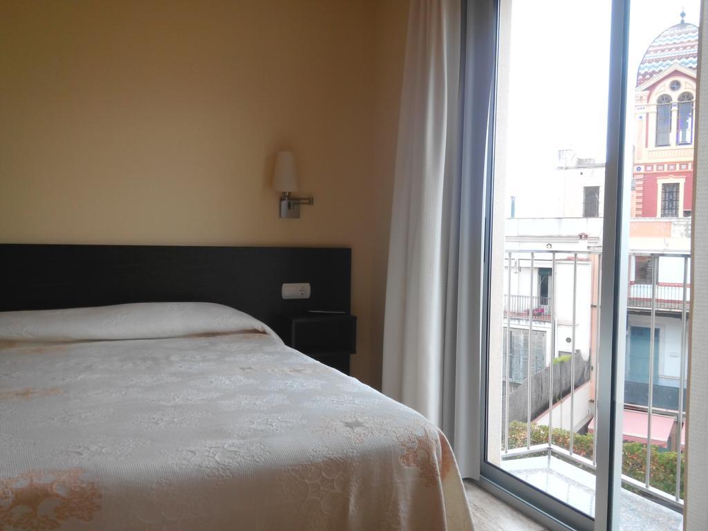 Hostal Sant Sadurni Sant Sadurní dʼAnoia Pokój zdjęcie