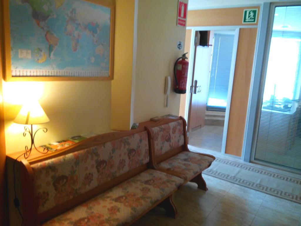 Hostal Sant Sadurni Sant Sadurní dʼAnoia Zewnętrze zdjęcie