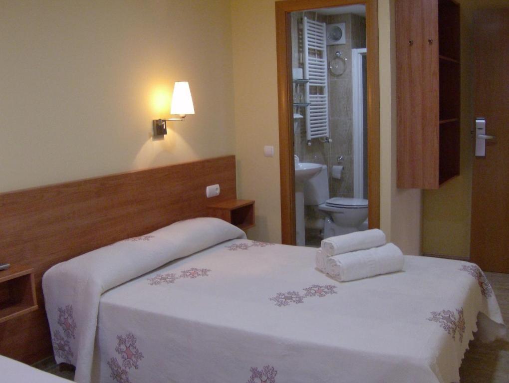 Hostal Sant Sadurni Sant Sadurní dʼAnoia Pokój zdjęcie