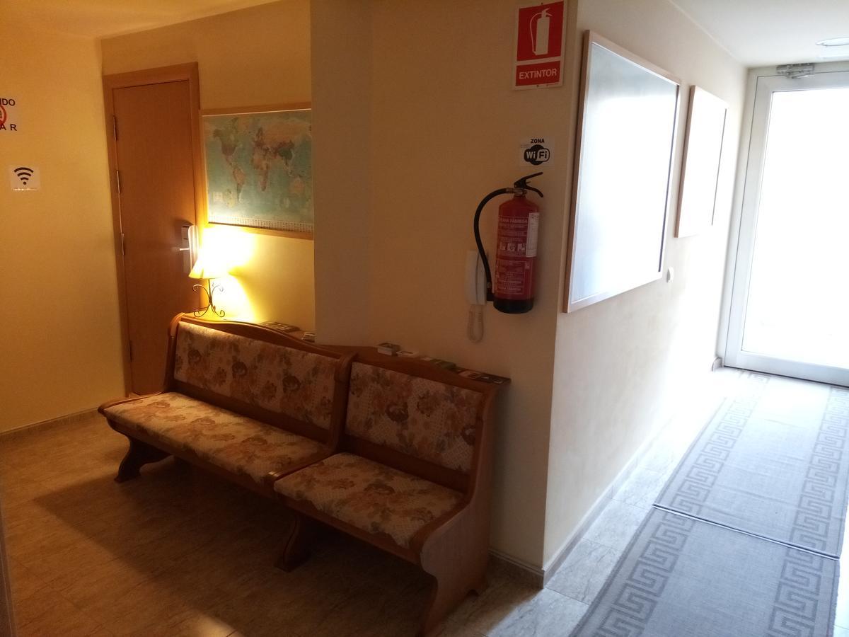 Hostal Sant Sadurni Sant Sadurní dʼAnoia Zewnętrze zdjęcie